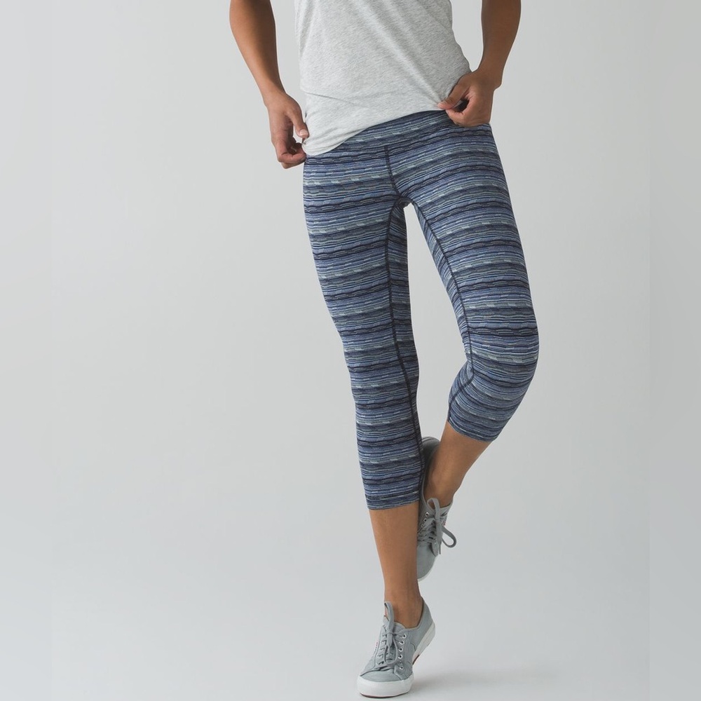 Lululemon Wunder Under‎ Crop III Space Dye Twist Sapphire Blue Leggings 8